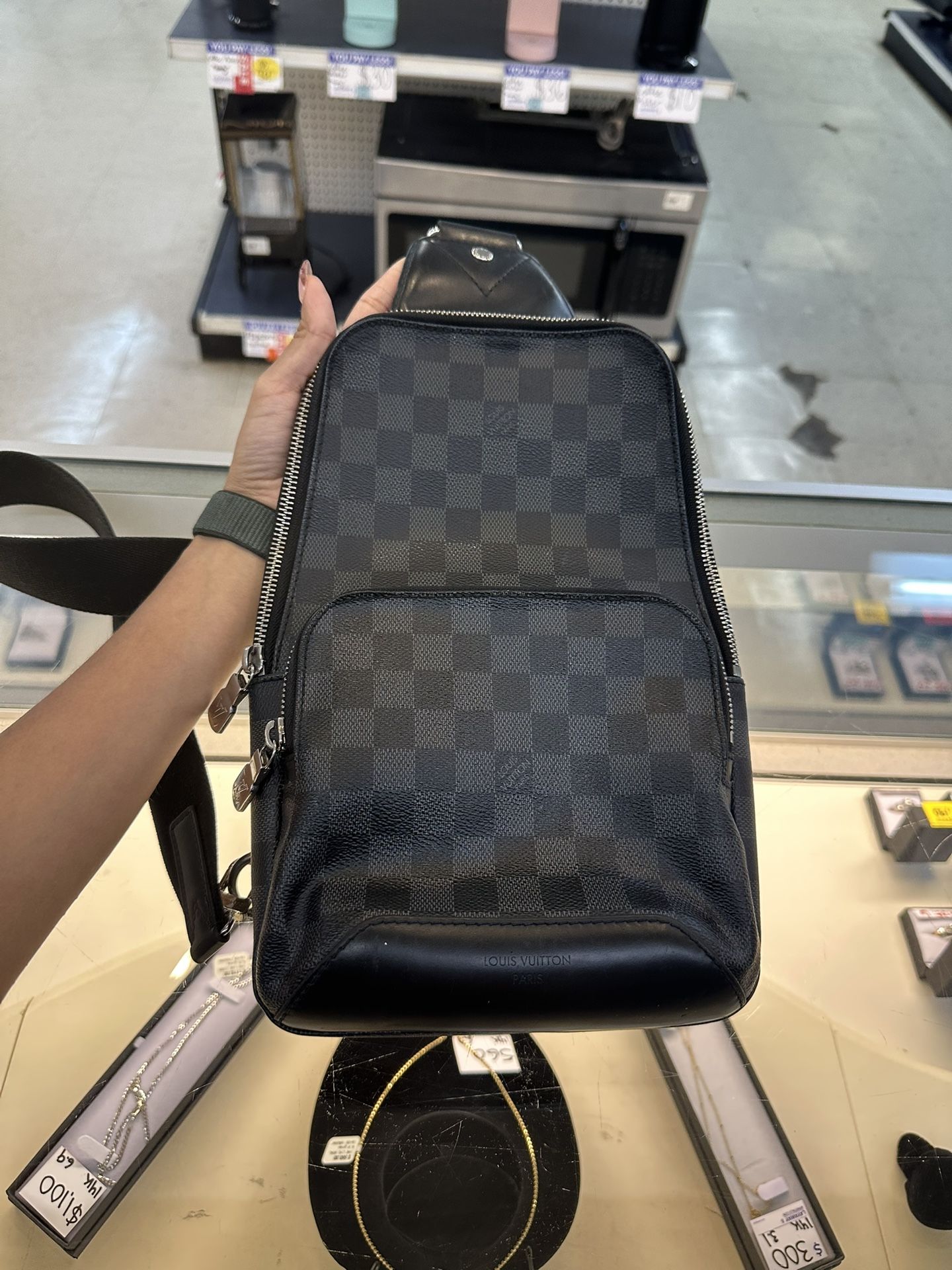 LOUIS VUITTON (‼️ASK FOR KASSY‼️)