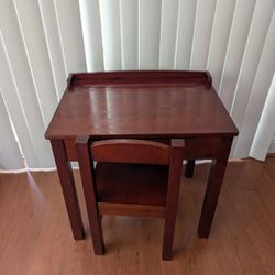 Gently used Melissa & Doug Child's Lift-Top Desk & Chair in Espresso! 🎨📖