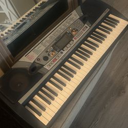 Yamaha Electronic Keyboard  PSR-280 ( Working, Portable 