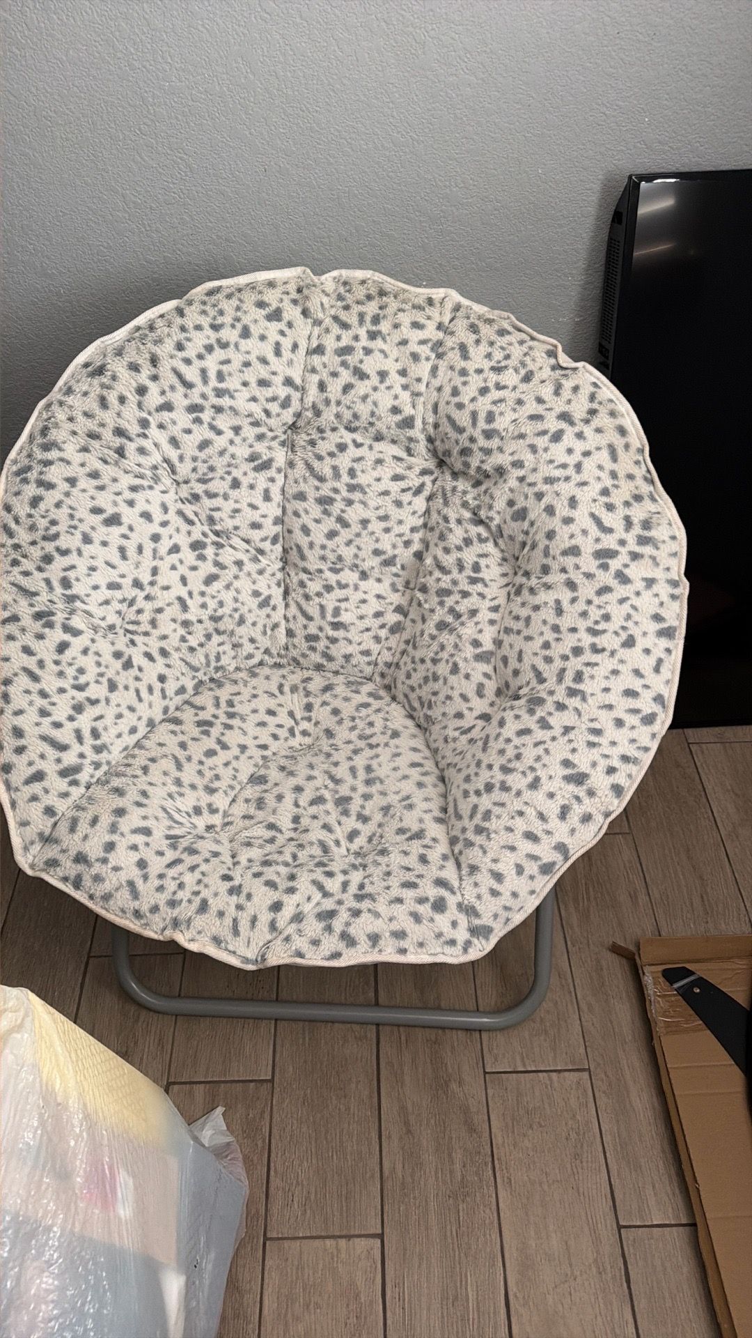 Lounge chair foldable