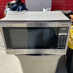 Panasonic 1200W Microwave 