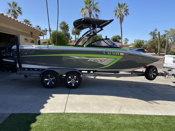 2014 tige r20 wakeboard and surf boat