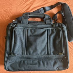 Carrying Case Brenthaven for 15.4" Notebook. Like New!