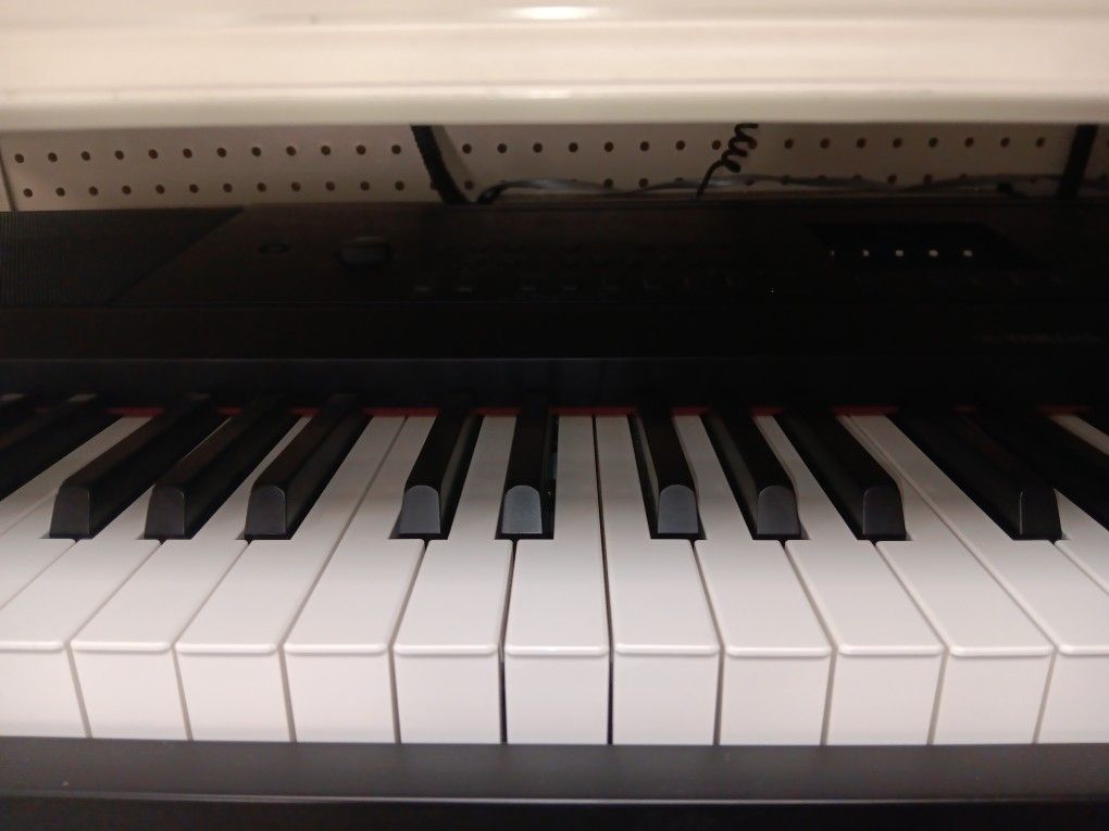 Yamaha Keyboard 