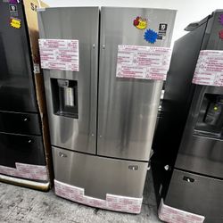 SAMSUNG FRENCH DOOR REFRIGERATOR W ICE AND WATER