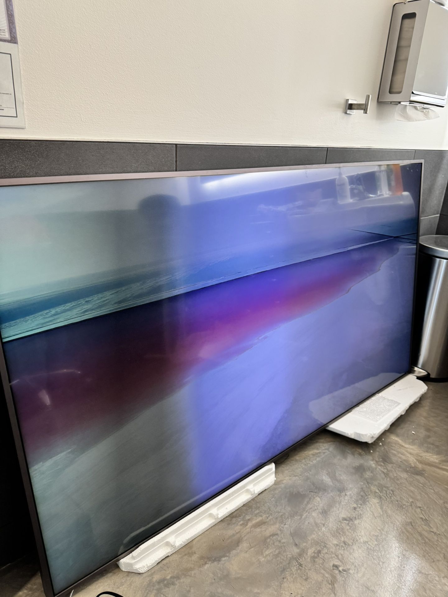 SAMSUNG 75” Class The Frame QLED 4K Smart TV model: QN75LS03TA