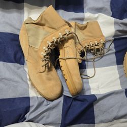 NEW Vibram Military Boots  SIZE 11  1/2 R