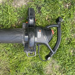 Black N Decker 3 in 1 Blower, Leaf Vacuum, Muncher 