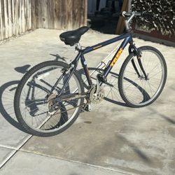 Trek Volkswagen Limited Edition Aluminum Mountain Bike , Good Condition (Needs Tube)