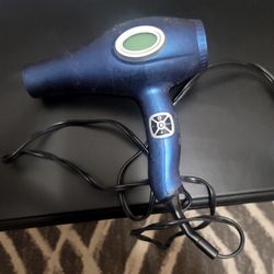Blow dryer 