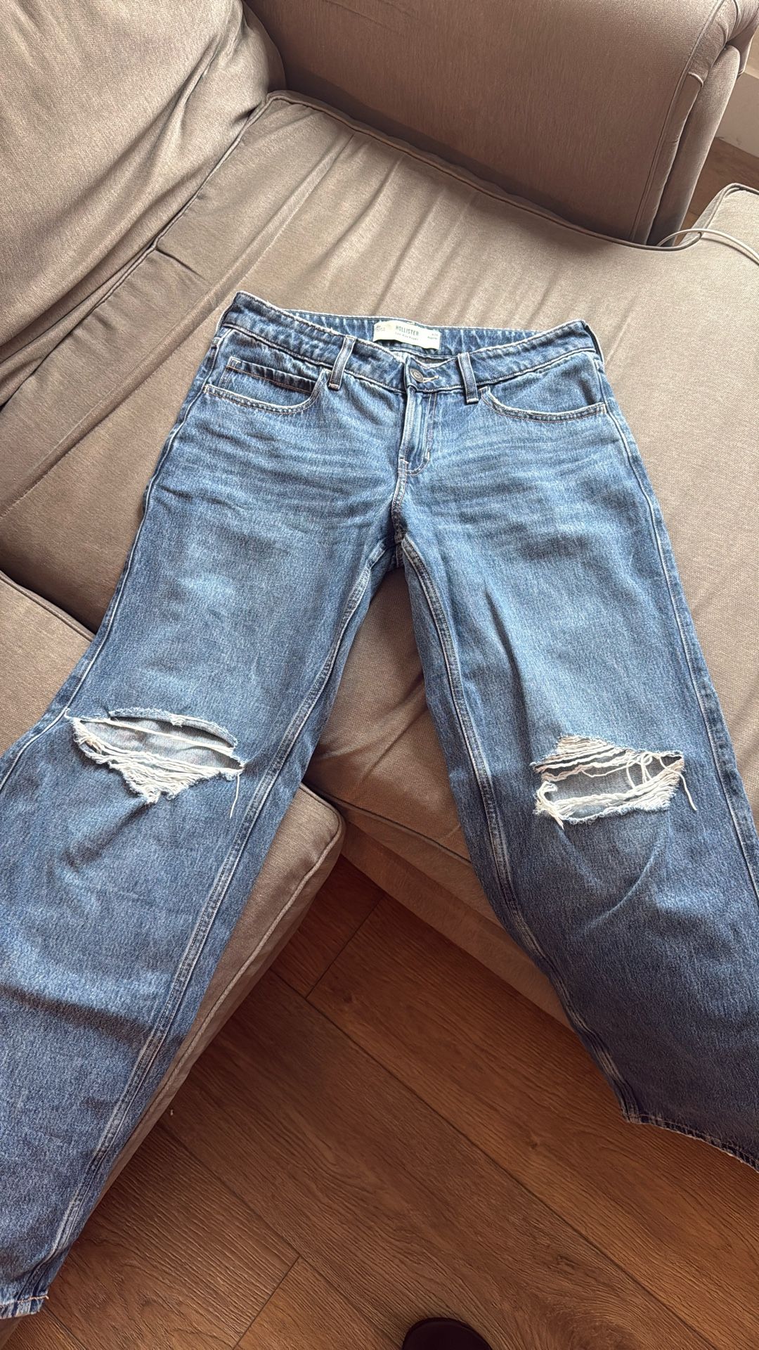 Hollister Low-Rise Baggy Regular Jeans W28 Size 6