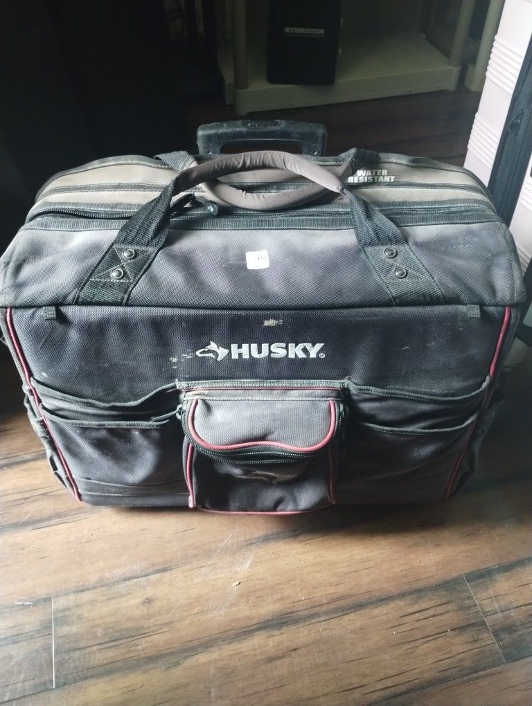 Husky Large Tuff Made Tool Bag On Wheels