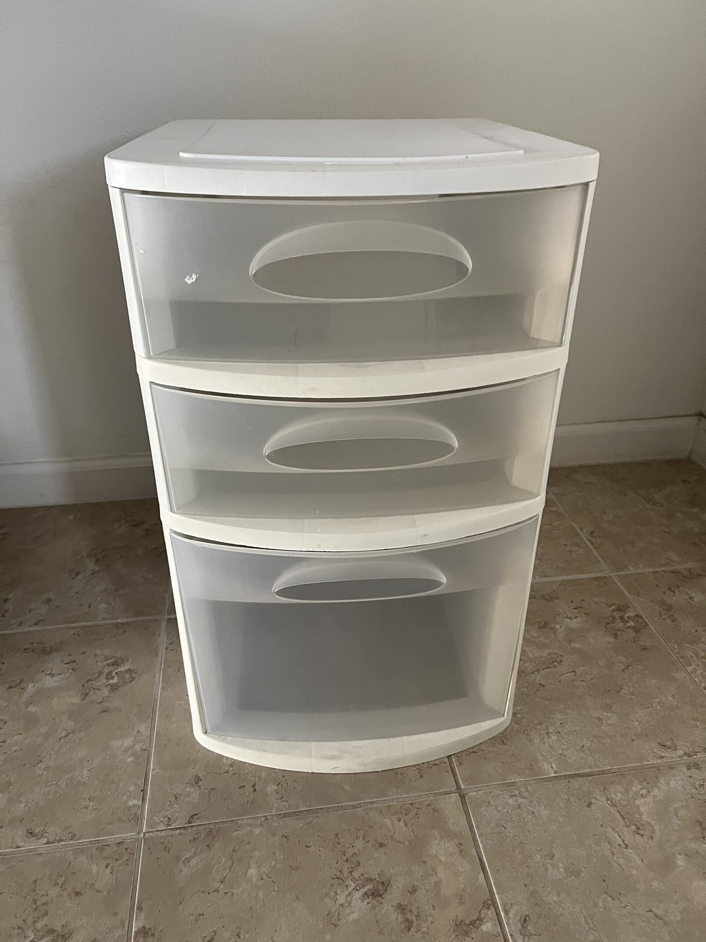 Plastic Drawers/ Storage