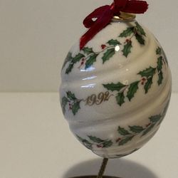 LENOX Holly Spiral Ornament 1992 Porcelain Holiday Egg w/Box