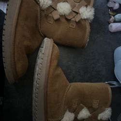UGG boots - Women’s 8