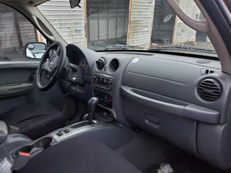 2006 jeep liberty parts