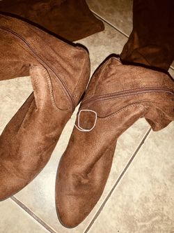 FOREVER 21 KNEE HIGH BOOTS 6.5 *(FITS 7)