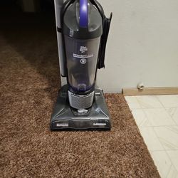 Dirt devil Vacuum 