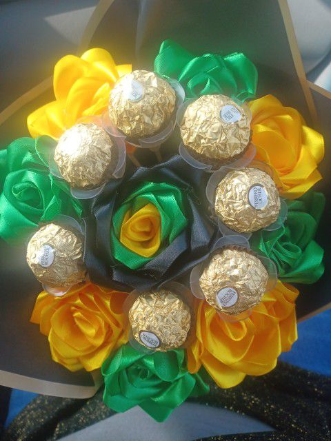Graduation Flowers Silk With Ferrero Rocher