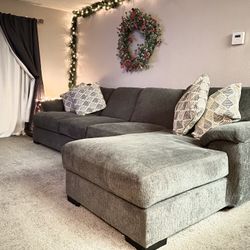 Chaise & 3-Seat Sofa