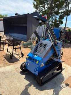 New Stand On Skid Steer For Sale! Vendo mini escabadora