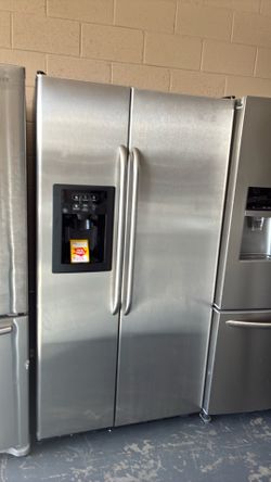 Nice GE side by side stailenss steel refrigerator