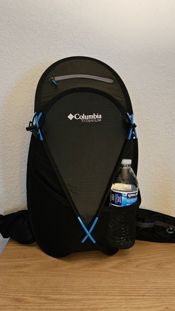 Columbia Titanium Backpack Black With Blue Accents Hiking Backpacking