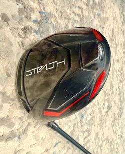 Taylormade Stealth Driver Left-hand 10.5 degree Ventus Red Reg Graphite Shaft with Cover