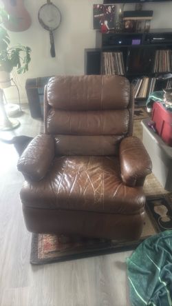 Old leather La-Z-Boy Recliners