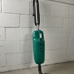 Miele Green Deluxe Upright S142 Convertible Compact  Vacuum Cleaner 🚚 Available
