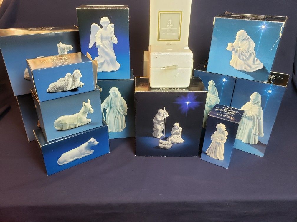 Avon Nativity Set with 17 Pieces total
