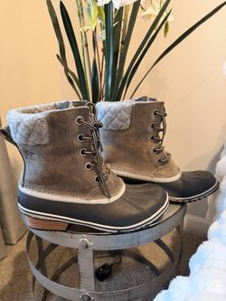 Sorel Insulated  Winter Boots Women’s Size 8 Brand New