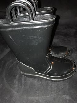 Children's size 9 rain boots