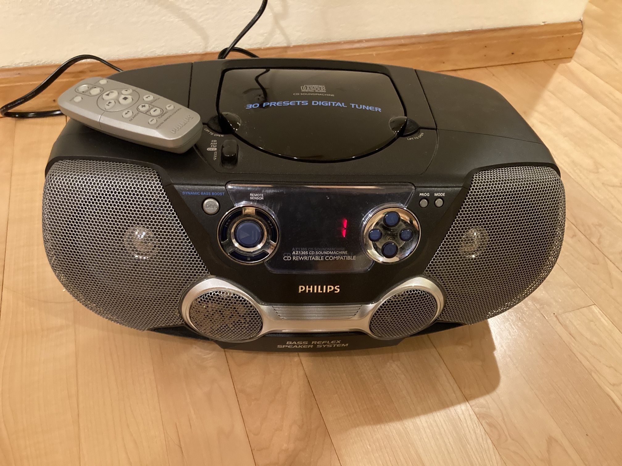 Philips Portable CD/Radio Player Boom Box With Remote- Works!
