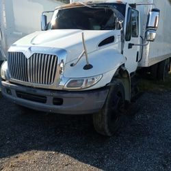 Box International Truck 4400