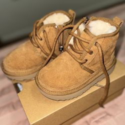 UGG Kids Boots – Size 8 – BRAND NEW 🤎❄️
