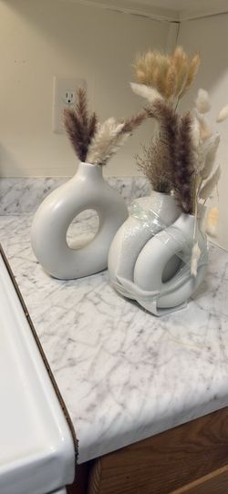 3 Decorative Vases w/ Pampas – Must Go ASAP