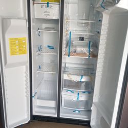 GE Refrigerator Stailess Steel 