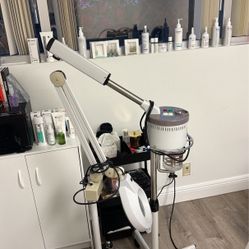 Facial steamer And facial mirror/light
