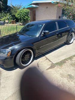 2007 SXT MANGUM 3.7 litter v 6 hi output European suspension new Batery  o engine lights on 2026 tags. It went bad a couple months ago.
