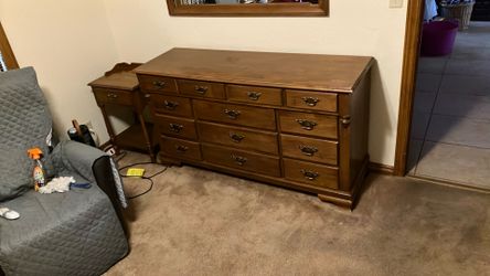 Dresser With Two End Tables