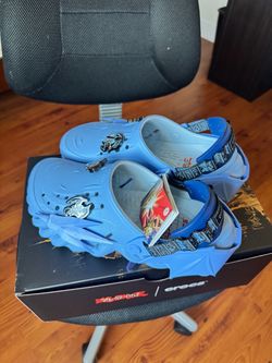 Crocs Echo Clog Yu-Gi-Oh! Blue-Eyes White Dragon size 6