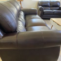 Leather Italia usa sofa & loveset. 