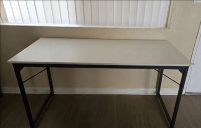 Desk with side pocket Need gone asap