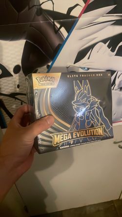 Mega Evolutions Lucario ETB