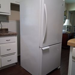 Kenmore Frig Freezer