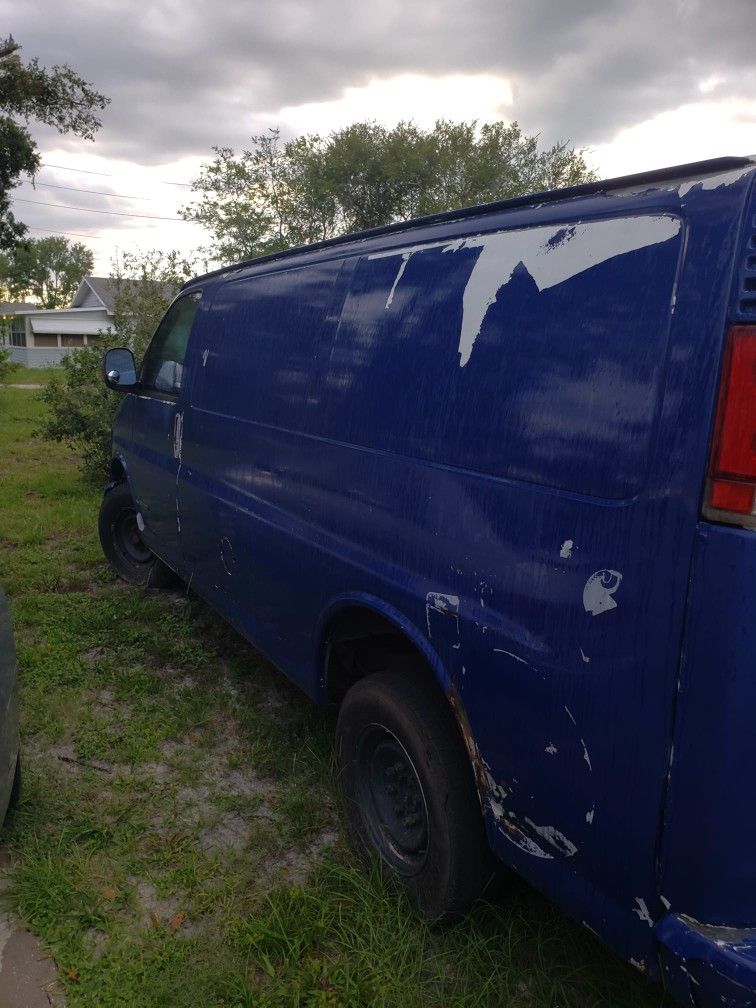 1999 Chevrolet 2500 Regular Cab & Chassis