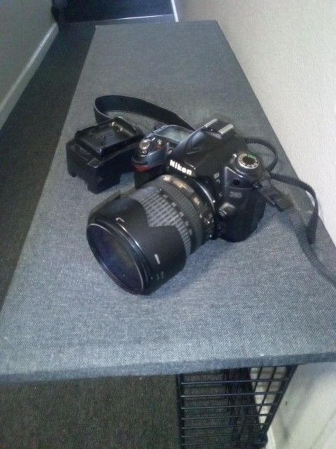 Nikon D90 18-105mm 3.5-5.6g Ed Camera