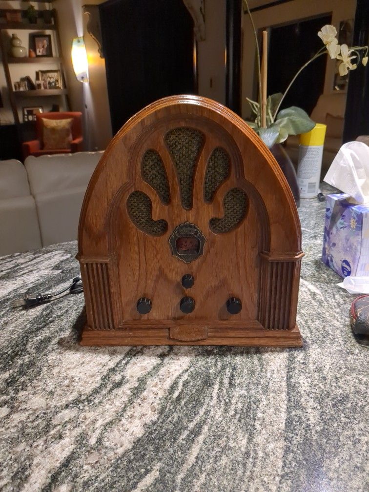 Thomas Collector's Edition Radio And Cassette Player