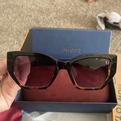 Woman’s Sunglasses